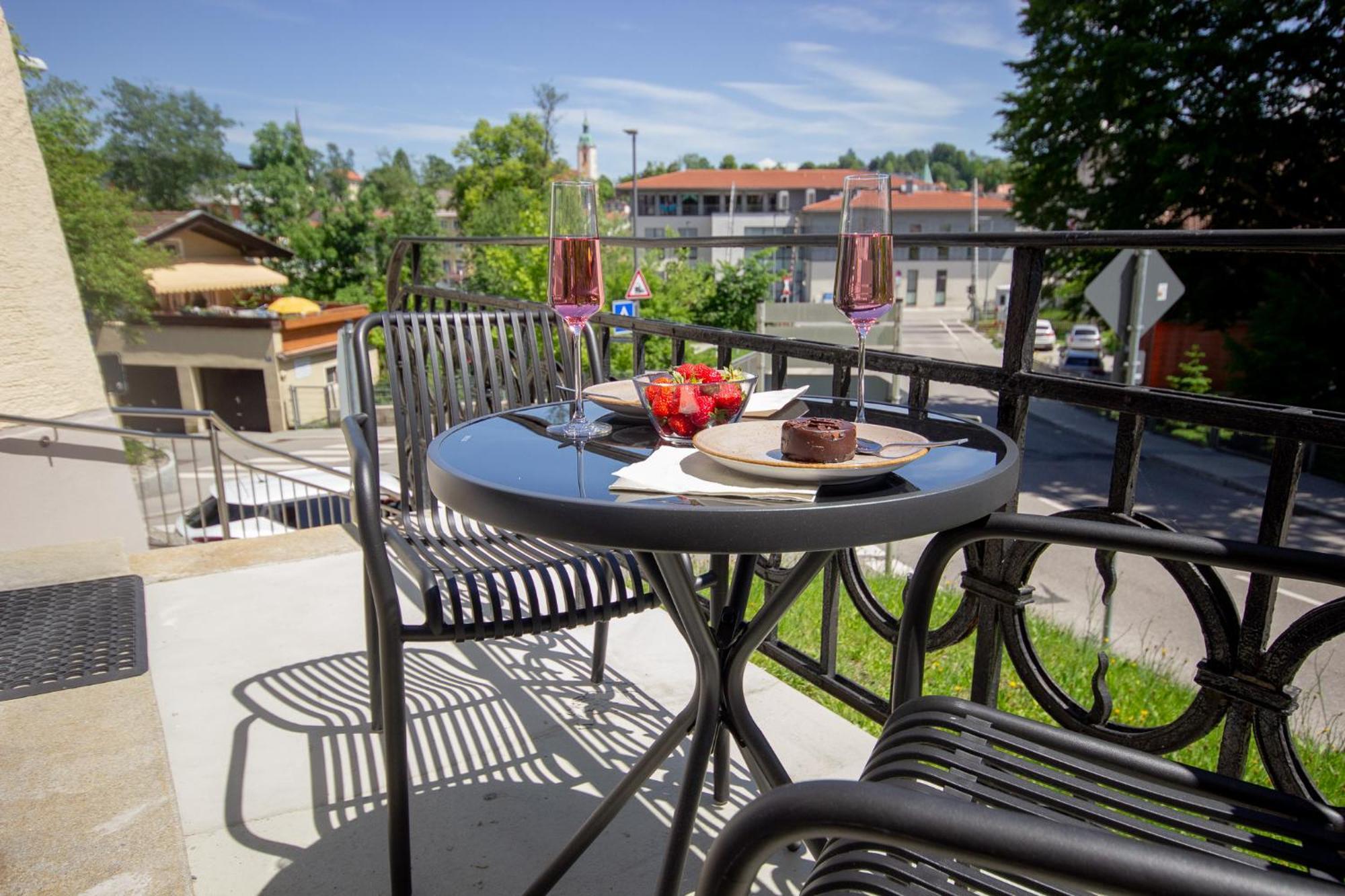 Liebelei Miesbach - Boutique-Apartment Mit Terrasse Im Zentrum Εξωτερικό φωτογραφία